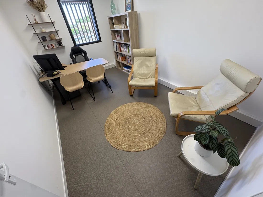 Espace de travail du cabinet à Aigues-Mortes